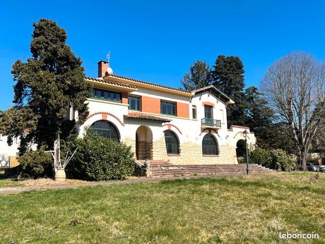 Propriété 8 pièces 325 m²