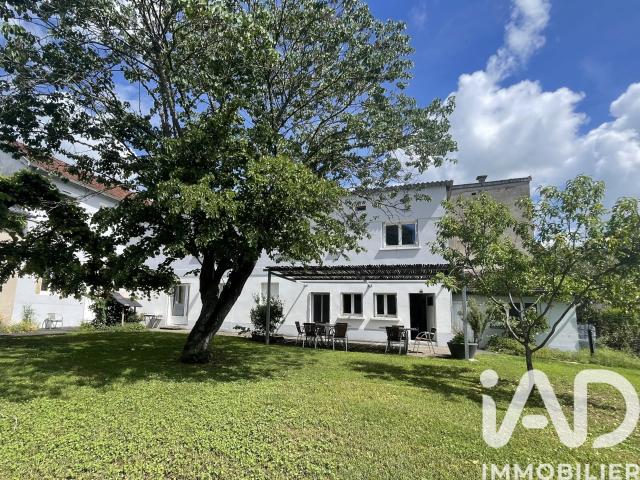 Maison 8 pièces 325 m²