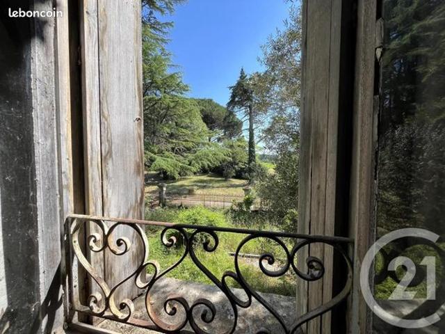 Maison 8 pièces 325 m²