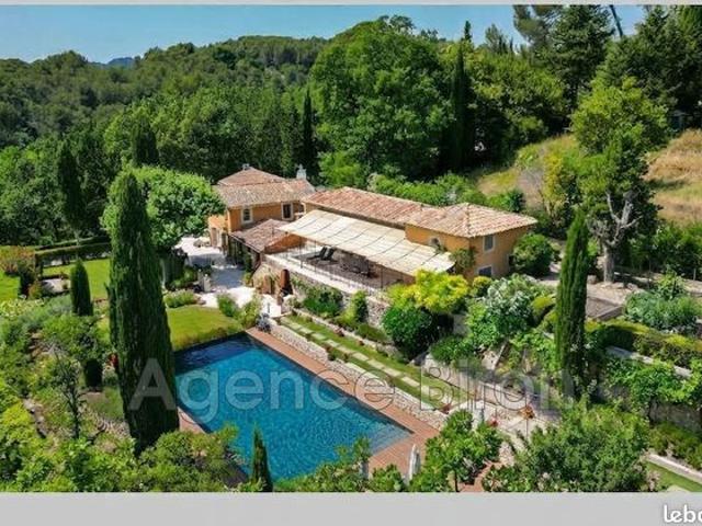 Maison 8 pièces 325 m²