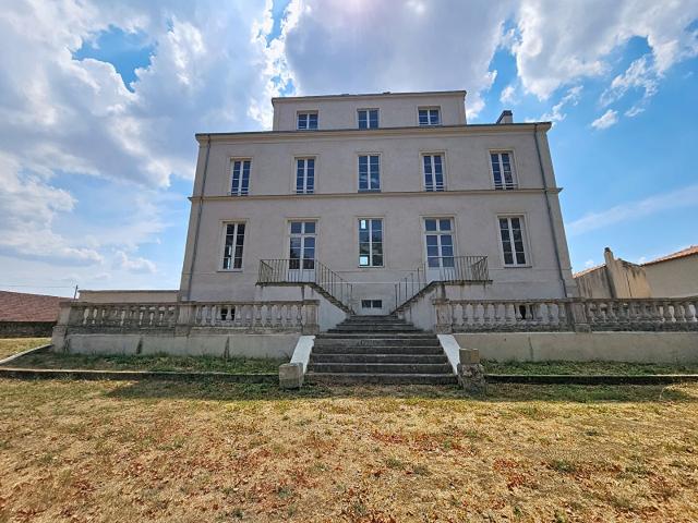Maison 8 pièces 325 m²