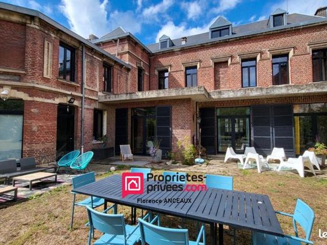 Maison 8 pièces 326 m²