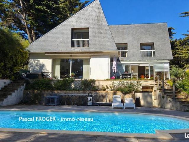 Maison 8 pièces 328 m²
