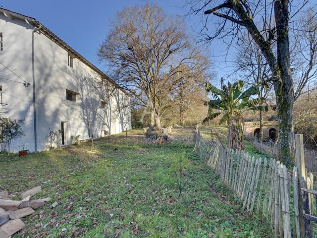 Maison 8 pièces 328 m²