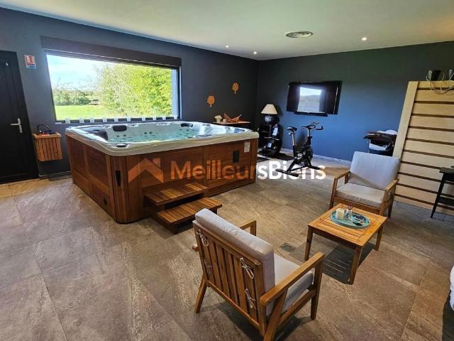 Maison 8 pièces 328 m²