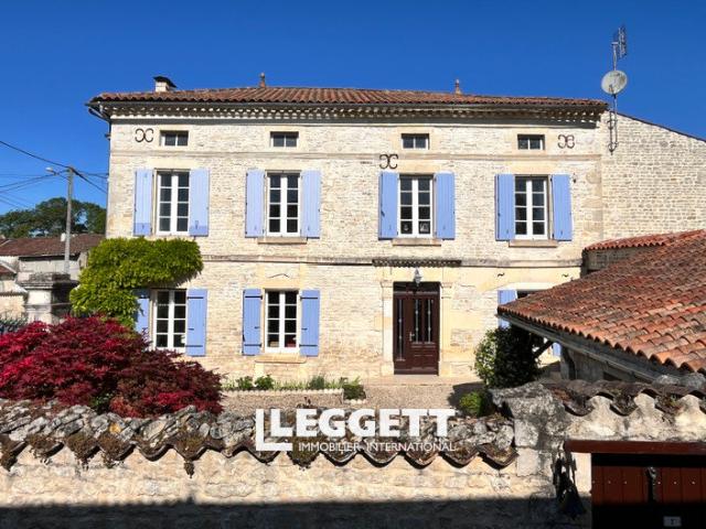 Maison 8 pièces 320 m²