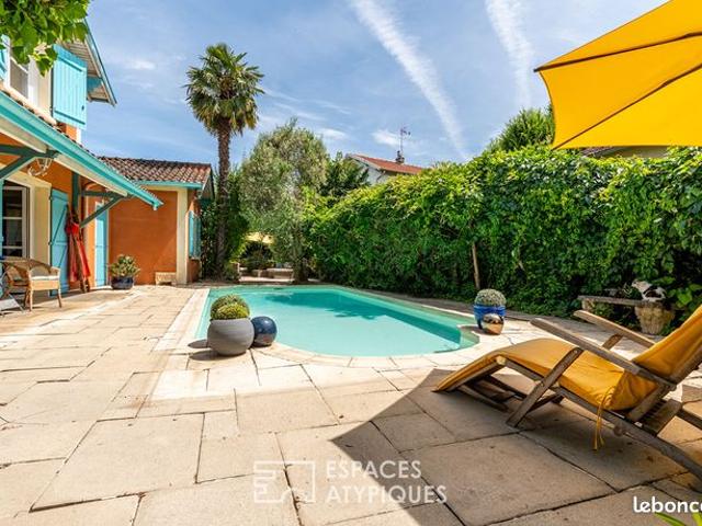 Maison 8 pièces 320 m²