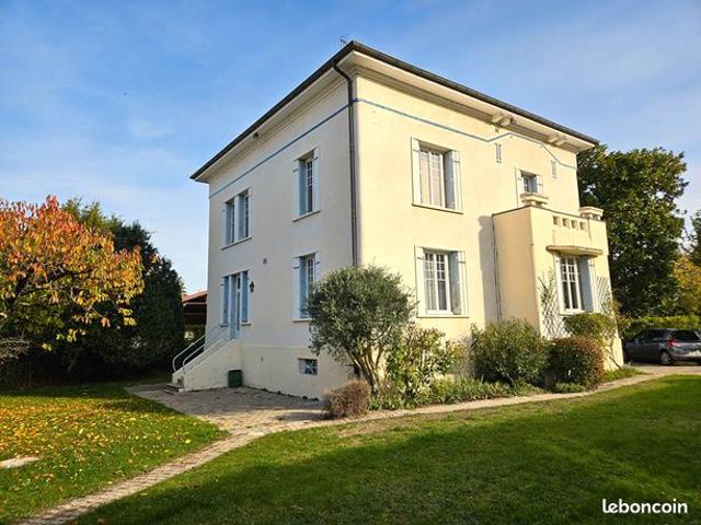 Maison 8 pièces 320 m²