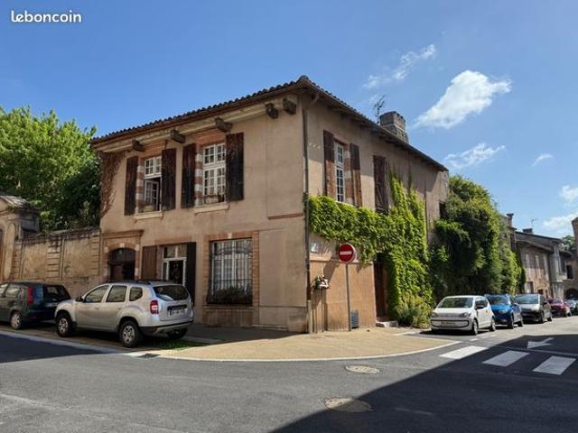 Maison 8 pièces 320 m²
