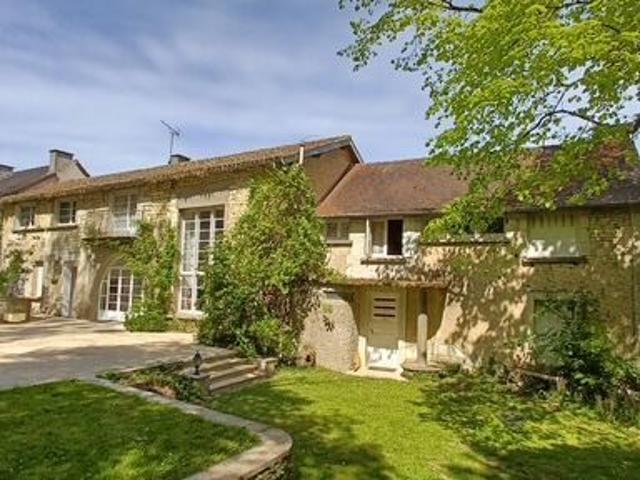 Maison 8 pièces 320 m²