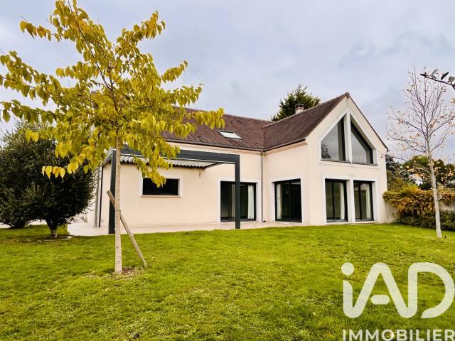 Maison 8 pièces 322 m²