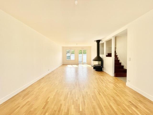 Maison 8 pièces 322 m²