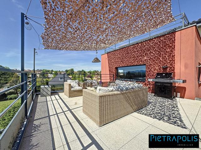 Maison 8 pièces 322 m²