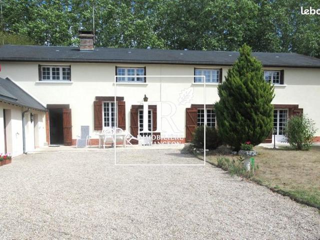 Maison 8 pièces 322 m²