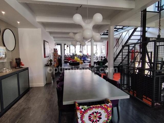 Maison 8 pièces 323 m²