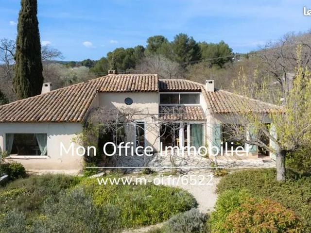 Maison 8 pièces 323 m²