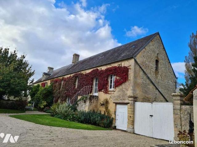 Maison 8 pièces 323 m²