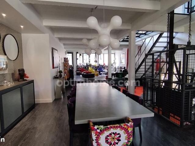 Maison 8 pièces 323 m²