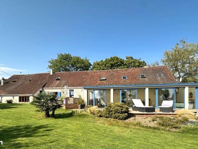 Maison 8 pièces 335 m²