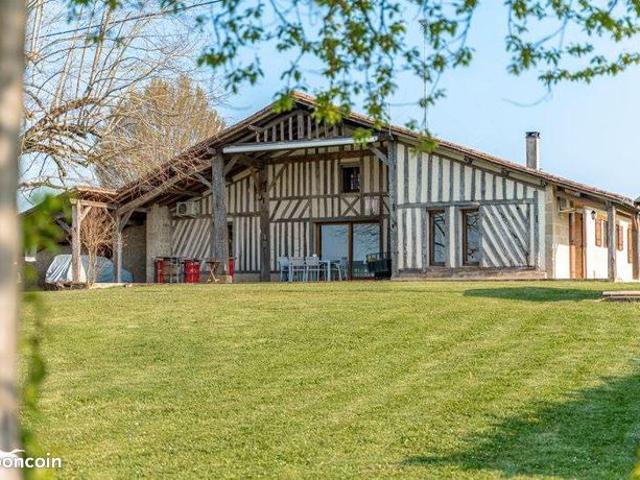 Maison 8 pièces 335 m²