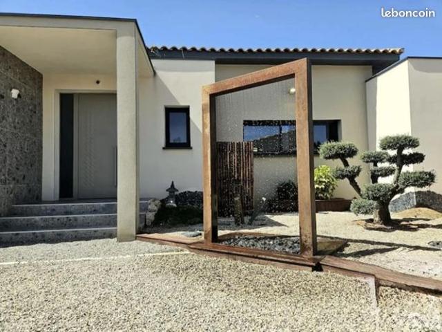 Maison 8 pièces 336 m²
