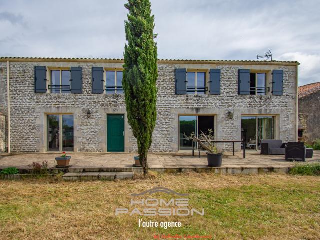 Maison 8 pièces 338 m²