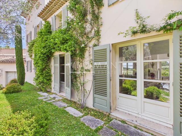 Maison 8 pièces 338 m²