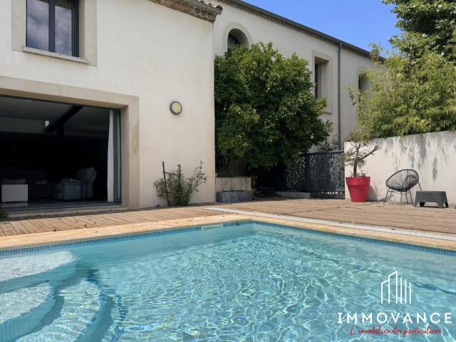 Maison 8 pièces 338 m²