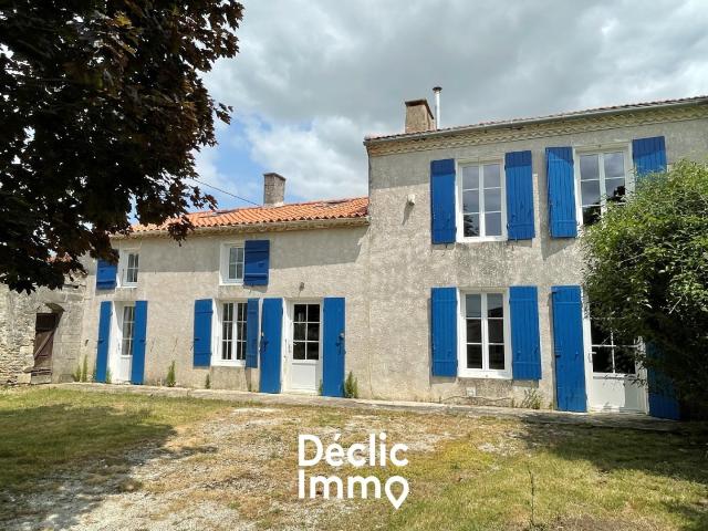 Maison 8 pièces 338 m²