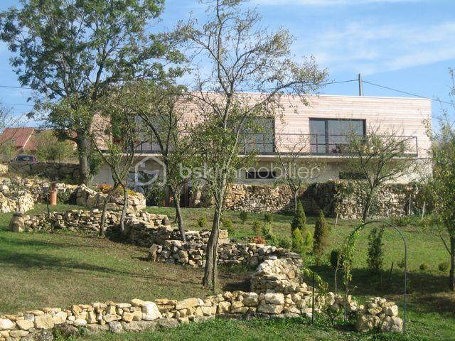 Maison 8 pièces 338 m²