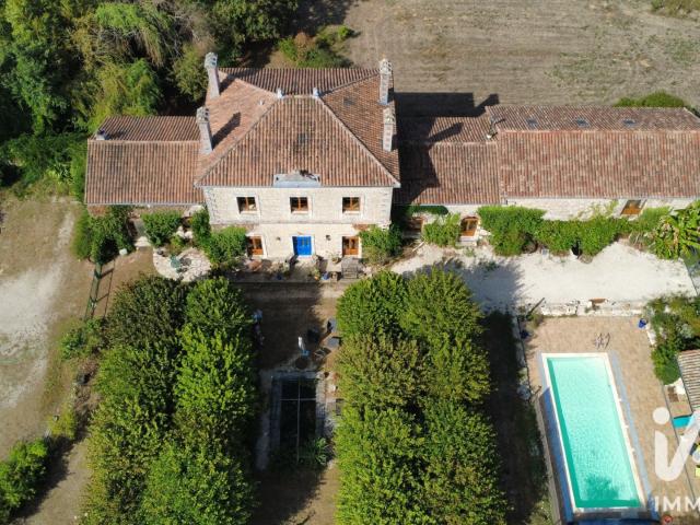Maison 8 pièces 338 m²