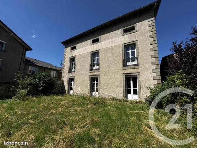 Maison 8 pièces 330 m²