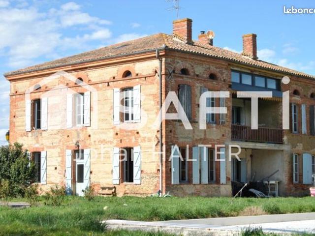 Maison 8 pièces 330 m²