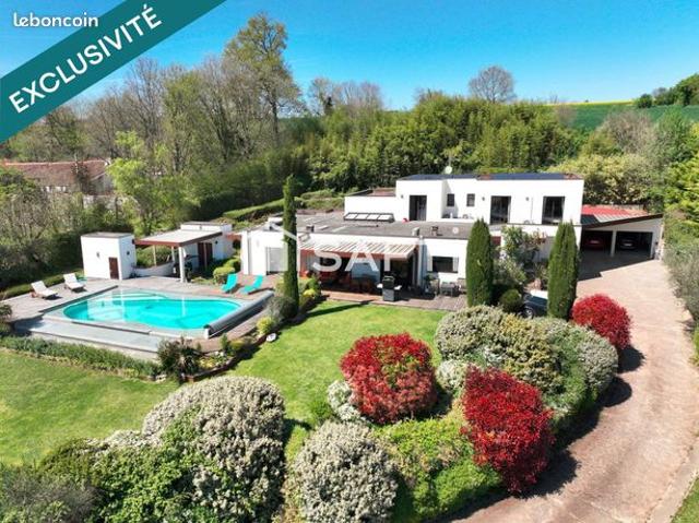 Propriété 8 pièces 330 m²