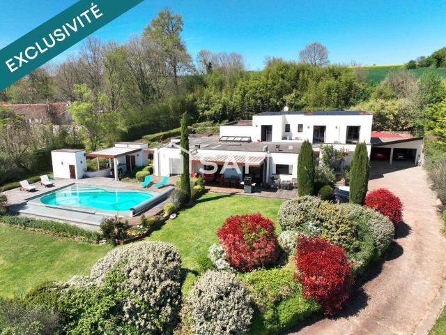Maison 8 pièces 330 m²