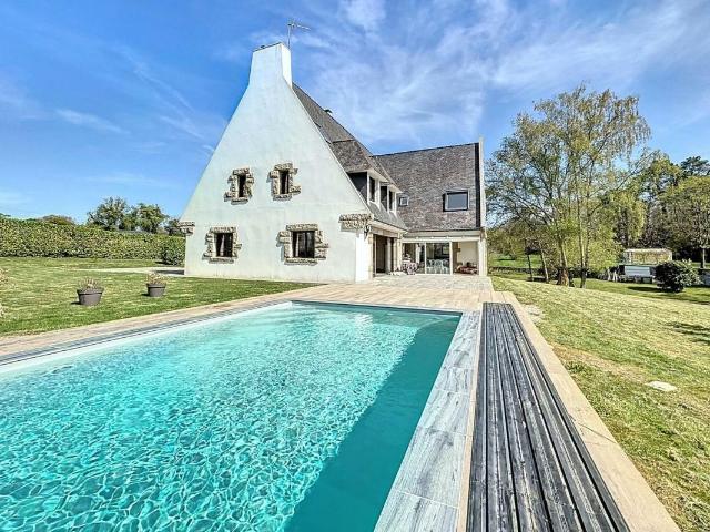 Maison 8 pièces 330 m²