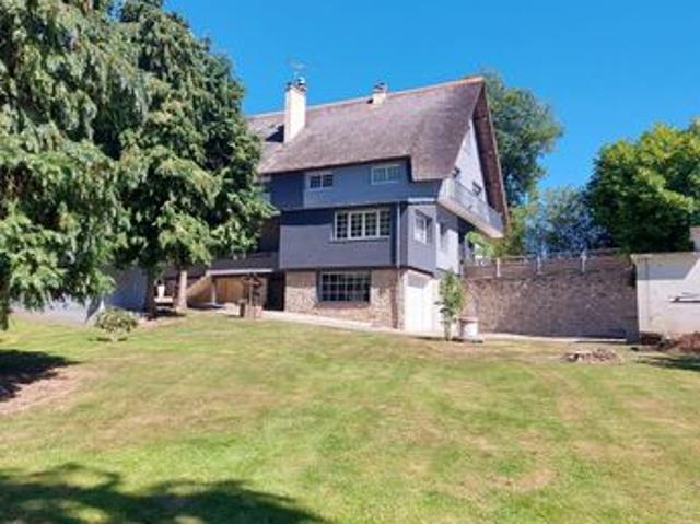 Maison 8 pièces 330 m²