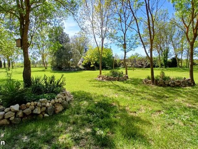 Maison 8 pièces 330 m²
