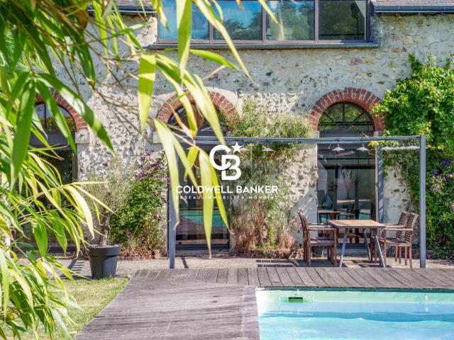 Maison 8 pièces 331 m²
