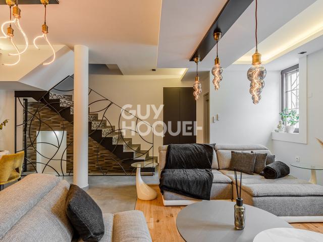 Maison 8 pièces 332 m²