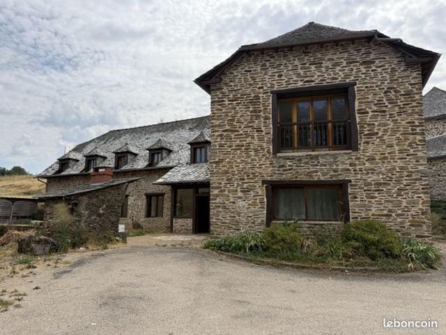 Maison 8 pièces 345 m²