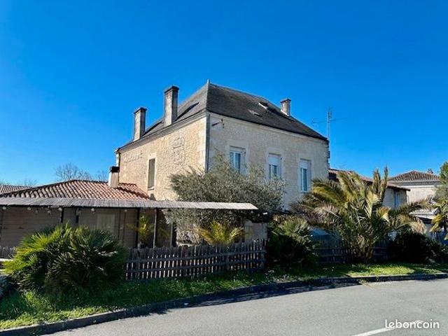 Maison 8 pièces 347 m²