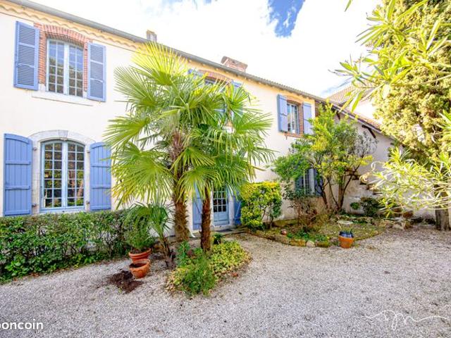 Maison 8 pièces 348 m²