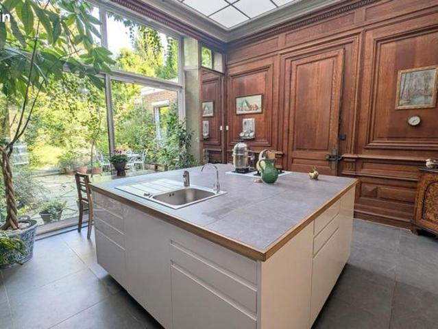 Maison 8 pièces 340 m²