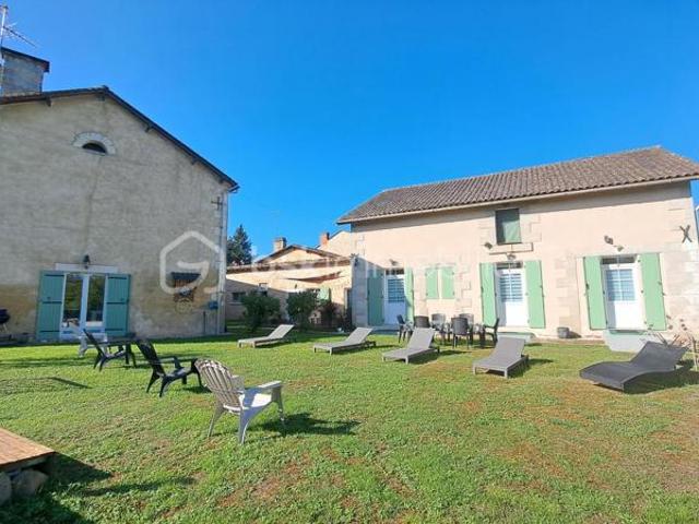 Maison 8 pièces 340 m²
