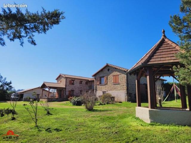 Maison 8 pièces 340 m²