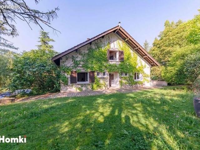 Maison 8 pièces 340 m²