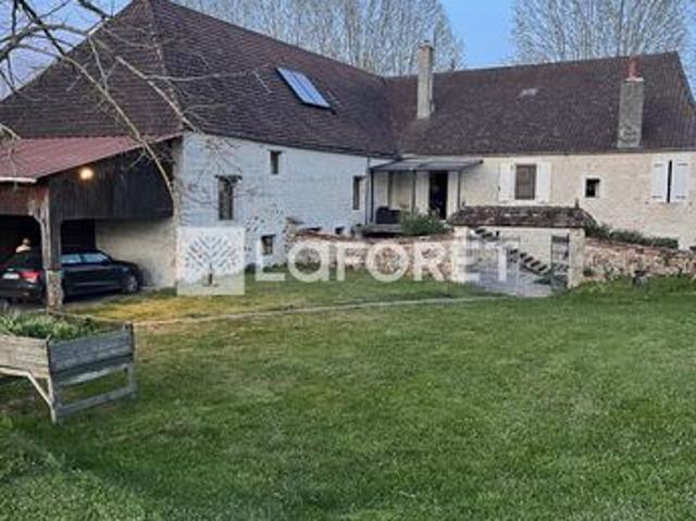 Maison 8 pièces 340 m²