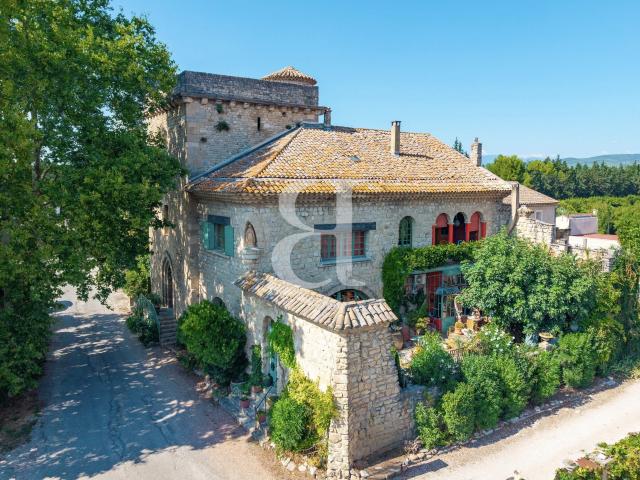 Maison 8 pièces 340 m²