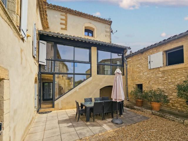 Maison 8 pièces 340 m²